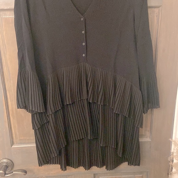 🖤 Zara Tiered Ruffle Blouse - Picture 3 of 5